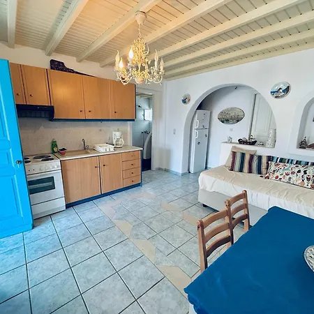 Stylish 2 Bd Escape With Patio At Apartment
