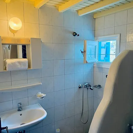 Stylish 2 Bd Escape With Patio At * Ornos (Mykonos)