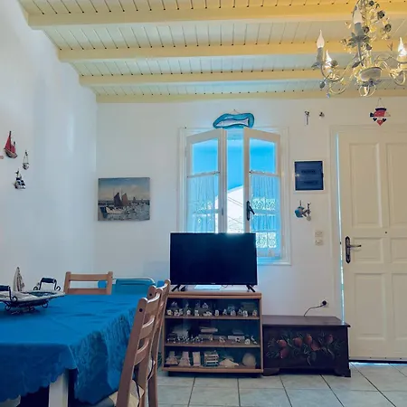 Stylish 2 Bd Escape With Patio At *