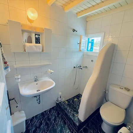 Apartment Stylish 2 Bd Escape With Patio At