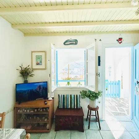 Stylish 2 Bd Escape With Patio At *